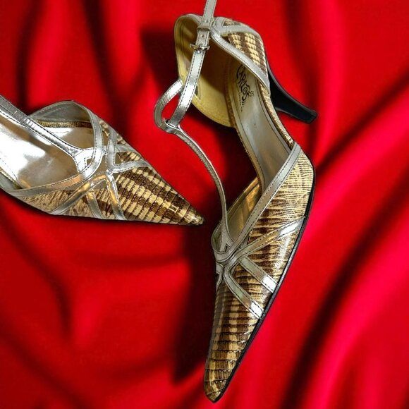 Carlos Santana Taupe and Silver T-Strap Revenge Heels Size 8 M Pointed Toe - Picture 2 of 9